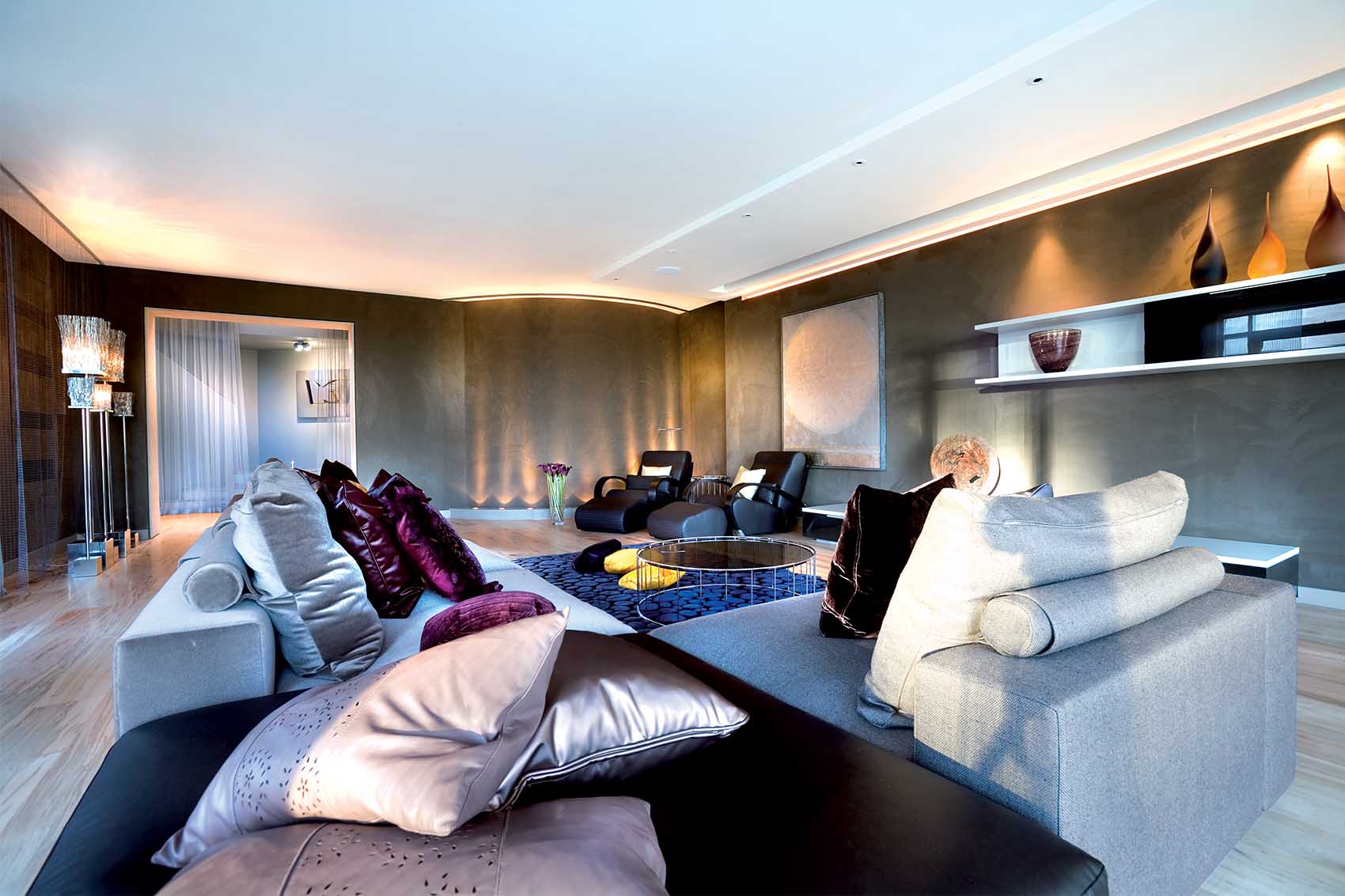Rene Dekker Design, Modern lounge design, green suede walls, B&B Italia sofa, aubergine accent fabrics