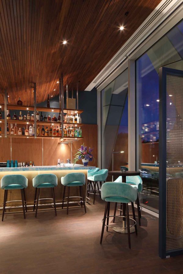 Canary Wharf Restaurant | Luxurious Restaurant Interior Design